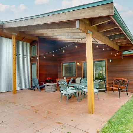 Beautiful Seattle Home With Patio About 9 Mi To Downtown
